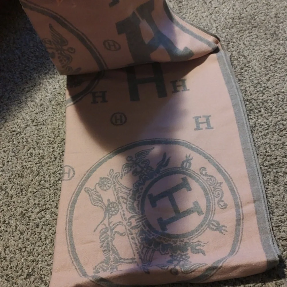 Hermes cozy pink